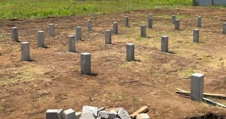 Фундамент на забивных жб сваях под ключ в Конаково - фундамент из забивных железобетонных свай цена от 3208 руб/м2